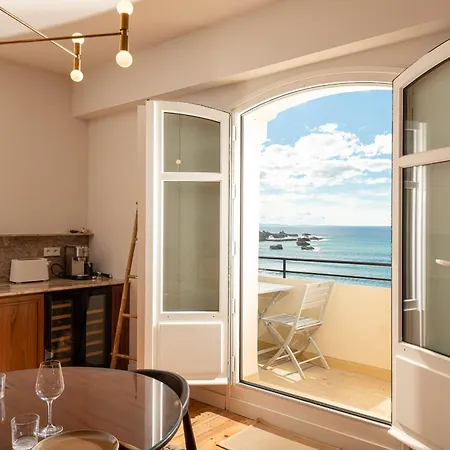 Eugenie - With Balcony And Sea View And Du Palais In شقة